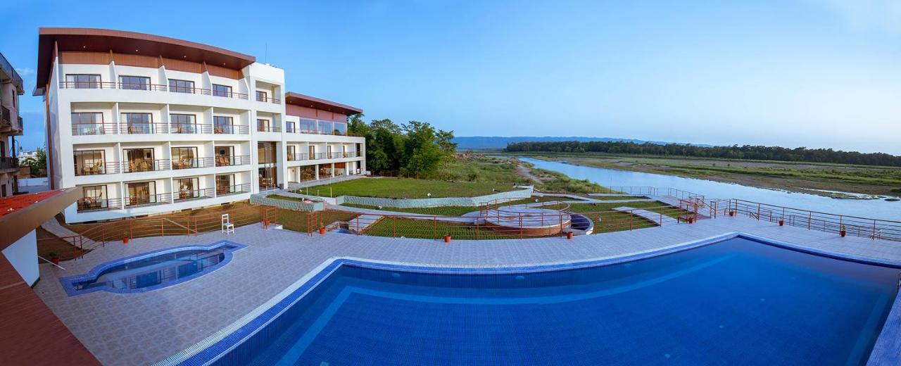 Park Safari Resort Sauraha Ngoại thất bức ảnh