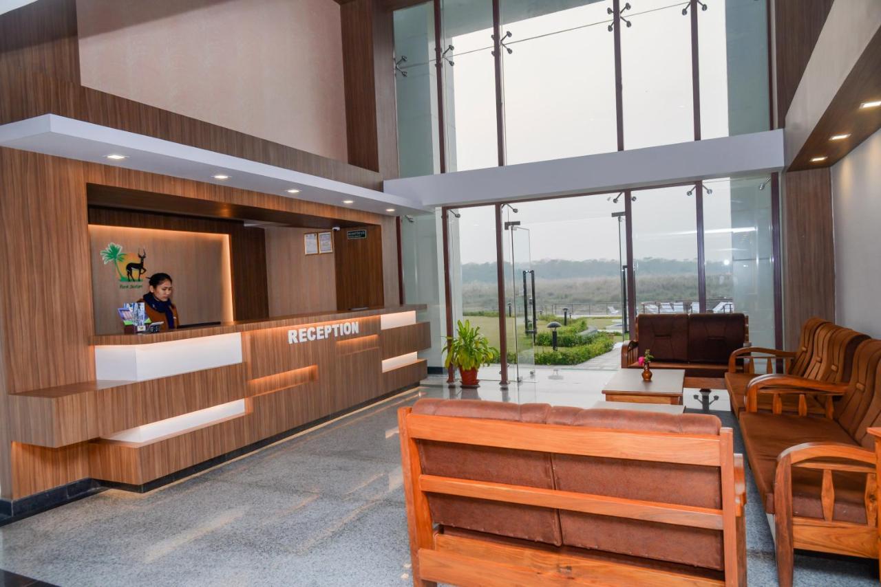 Park Safari Resort Sauraha Ngoại thất bức ảnh