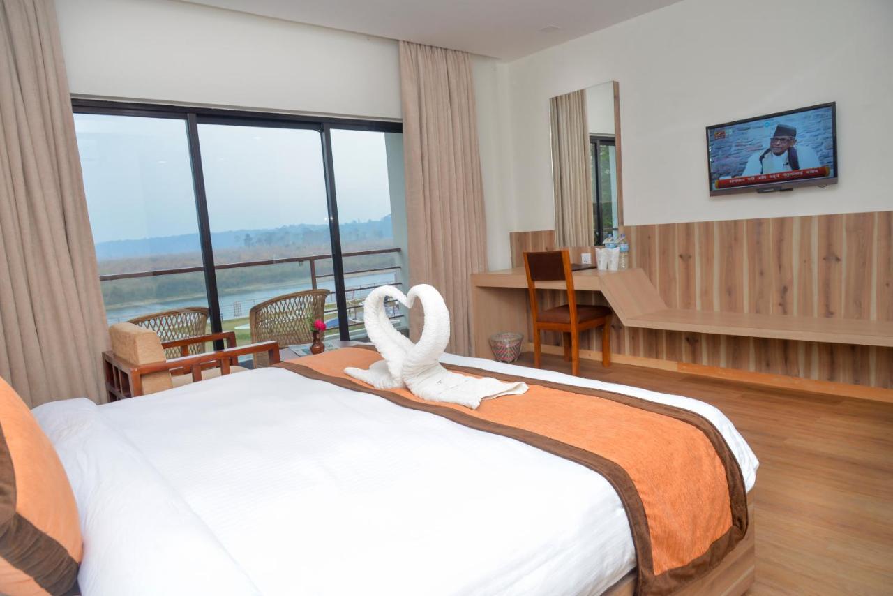 Park Safari Resort Sauraha Ngoại thất bức ảnh