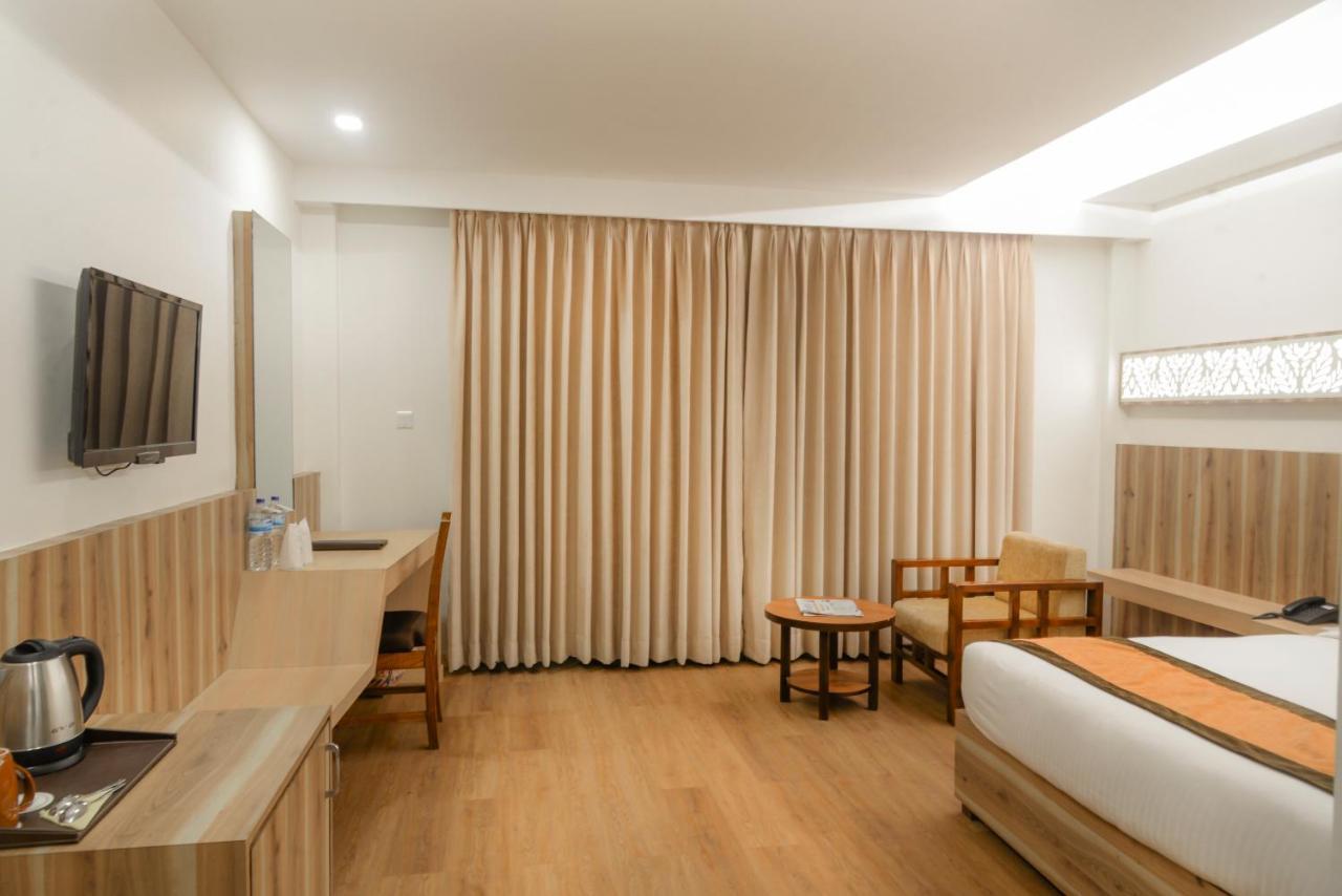 Park Safari Resort Sauraha Ngoại thất bức ảnh