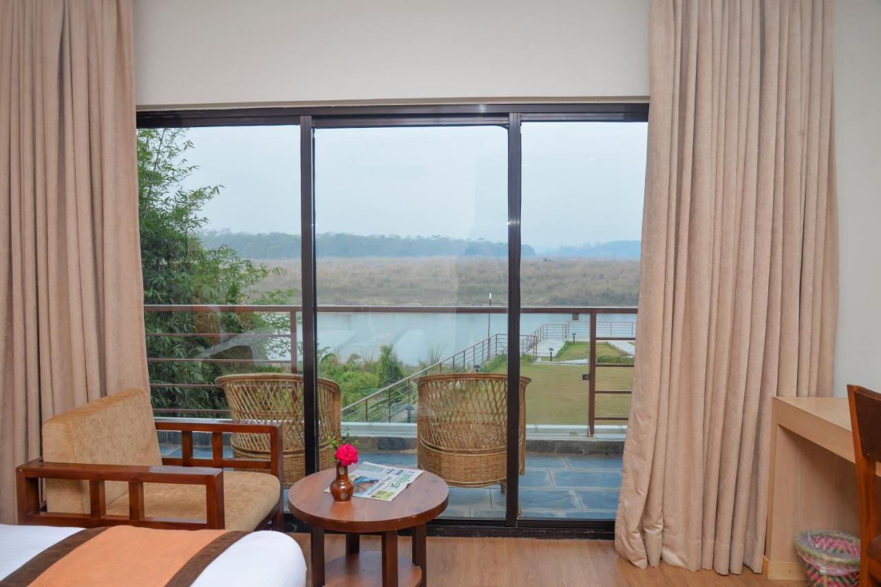 Park Safari Resort Sauraha Ngoại thất bức ảnh
