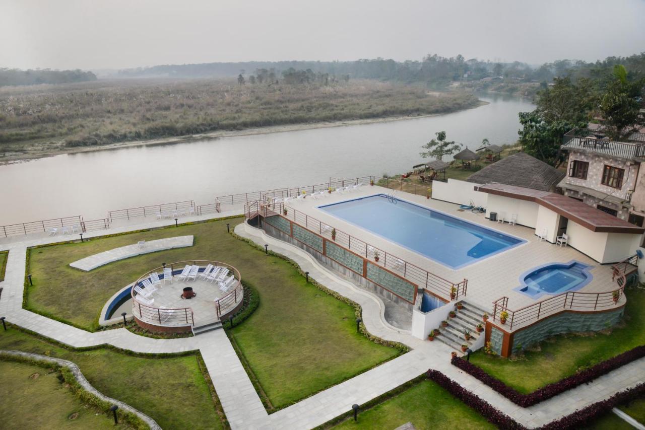 Park Safari Resort Sauraha Ngoại thất bức ảnh
