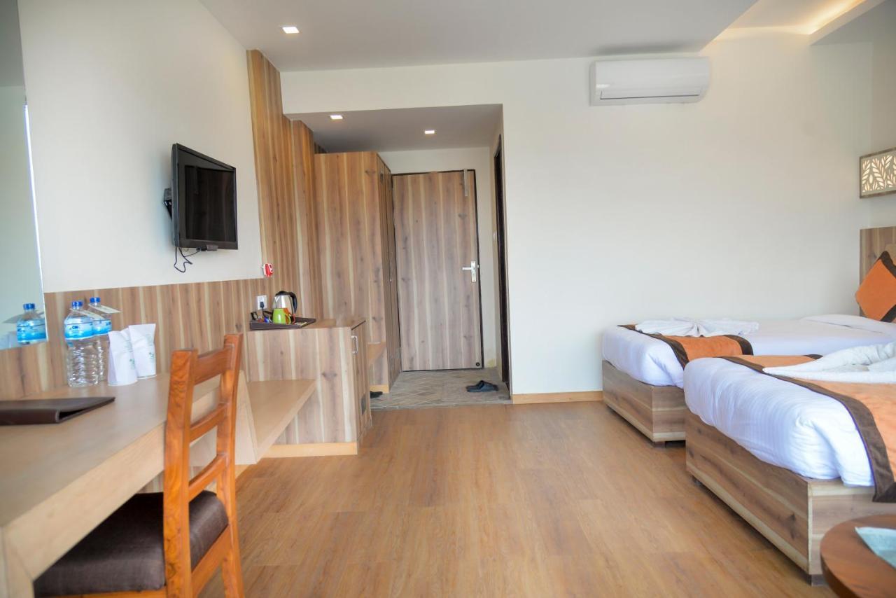 Park Safari Resort Sauraha Ngoại thất bức ảnh