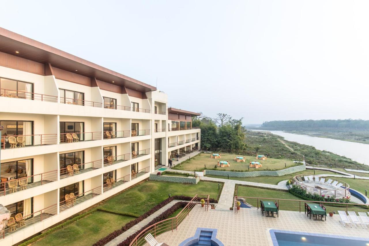 Park Safari Resort Sauraha Ngoại thất bức ảnh