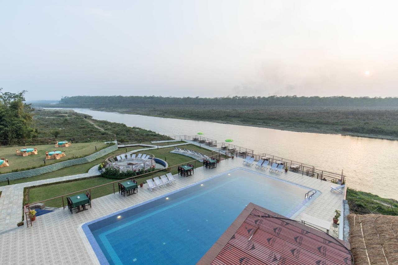 Park Safari Resort Sauraha Ngoại thất bức ảnh
